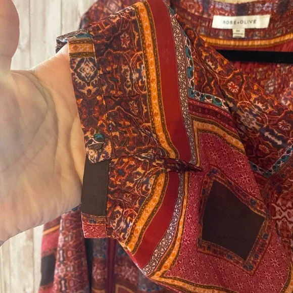 Rose + Olive women's 2X Plus Boho Bohemian whimsy colorful flowy tunic top - Picture 2 of 6